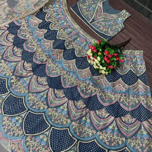 ชุดแต่งกายบอลลีวู้ดตาข่ายเนื้อนิ่มสำหรับผู้หญิงพิมพ์ลายเรียงตามลำดับน้ำหนักเบาจากดีไซเนอร์สำหรับผู้หญิงสไตล์ดั้งเดิม - Product Image 1