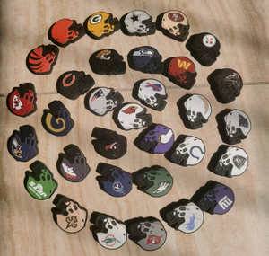 Nouveau casque d'équipe de football personnalisé en silicone, perles focales, breloques sportives, casque NFL design pour stylo à perles, fabrication de bijoux DIY - Product Image 1