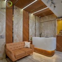 Goldrahmen Edelstahl-Schmuckvitrine Luxuriöse LED-Glas-Ausstellungsvitrine für Hochwertige Schmuckboutiquen