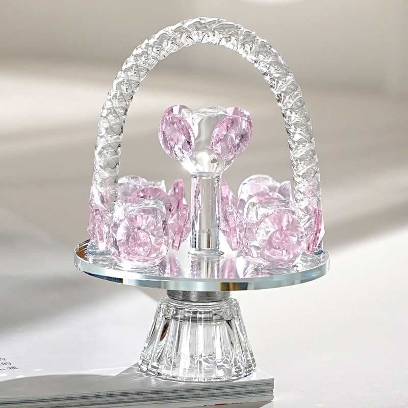 Panier de fleurs roses