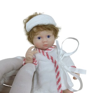 Mini poupée Reborn en silicone de 15 cm, poupée bébé fille avec yeux saphir et cheveux implantés, jouet cadeau pour enfants - Product Image 1