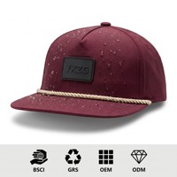 Casquette de golf tendance bordeaux 5 panneaux en tissu performance résistant à l'eau avec logo personnalisé en silicone, design GRS durable