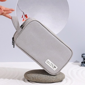Trousse de Toilette Minimaliste pour Hommes, Grande Capacité, Type Rouleau, Portable, Séparation Sec/Humide, Organisateur, Vente en Gros - Product Image 5