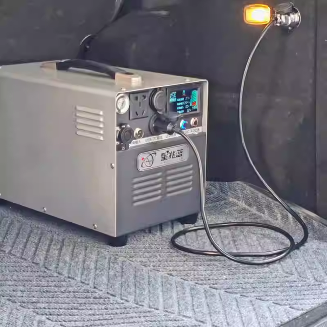 Wholesale Portable Mobile Power Station 220V 2000w 3200wh Large Capacity Emergency Solar Generator for Self-driving Camping