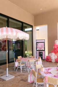Chaise pour enfants en rotin moderne, fabriquée à la main, avec des caractéristiques de sécurité, pour l'hôtellerie, les parcs, la location événementielle, les fêtes d'anniversaire, les décorations de mariage - Product Image 4