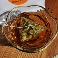 Té Herbal Personalizado de Marca Privada, Mezcla de Semillas de Coix, Gordolobo, Moringa, Flor de Hibisco y Frutas, Té Saludable en Bolsitas Piramidales, 100% Natural