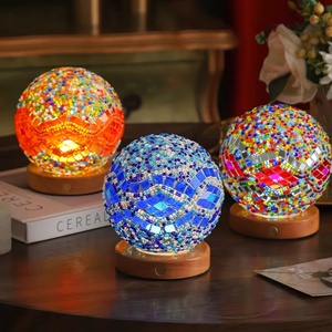 Lampes décoratives, abat-jour LED en verre coloré, lampe de table innovante, lampe de sol en mosaïque, lampe de nuit baroque en bois à brancher - Product Image 1
