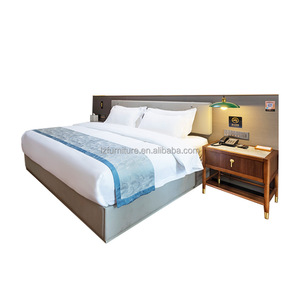 Fabricant de mobilier hôtelier 3 étoiles, ensemble de lit commercial sur mesure pour chambre à coucher, base de lit plateforme avec tête de lit capitonnée et tables de chevet - Product Image 2