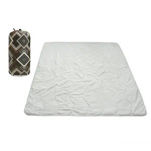 OEM confortable nouveau motif à carreaux personnalisé lavable imperméable voyage en plein air pique-nique couverture tapis