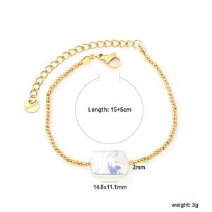 สร้อยข้อมือประดับลูกปัดทองพร้อมไข่มุกสีขาวทรงสี่เหลี่ยมสำหรับผู้หญิงสวมใส่ทุกวันเครื่องประดับสแตนเลสดีไซน์ทรงเรขาคณิต - Product Image 2