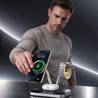 Stasiun pengisian daya elektroplating baru dari pabrik, 5-in-1 untuk ponsel, jam tangan, earbud, Pengisi Daya Nirkabel Cepat Magnetik 15W dengan lampu dan jam alarm