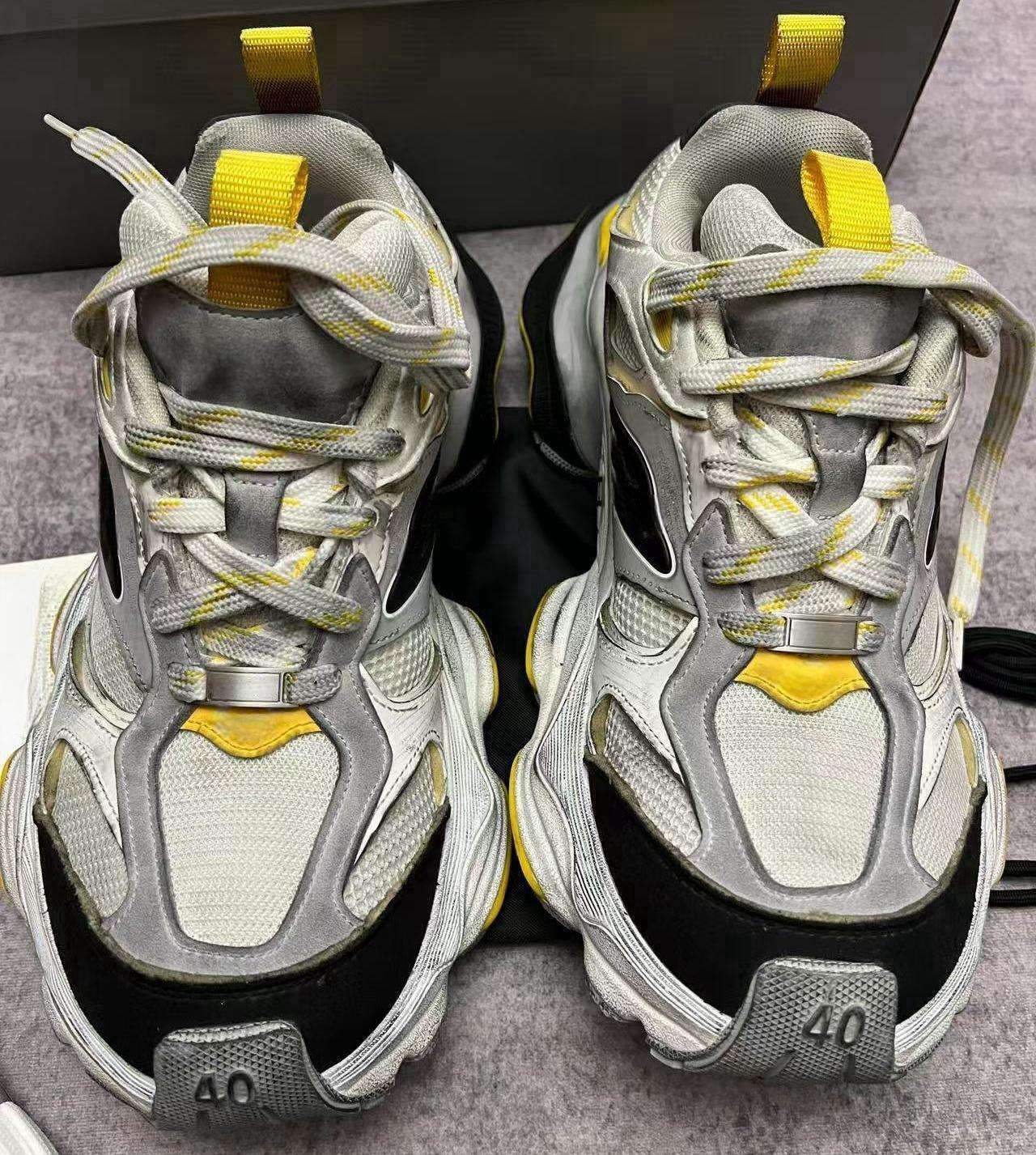 สีเหลือง