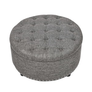Pouf contenitore rotondo trapuntato in tessuto grigio con finiture a borchie e coperchio, ideale per soggiorno o camera da letto - Product Image 5