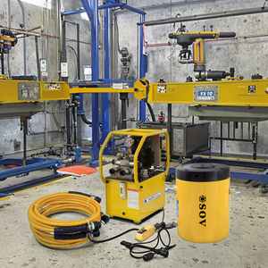 Cilindro Hidráulico Industrial de 300 Toneladas, 700 BAR, 10000 PSI con Tuerca de Bloqueo para Construcción, Similar a ENERPAC CLL-3002, 6-10 Años de Uso - Product Image 1