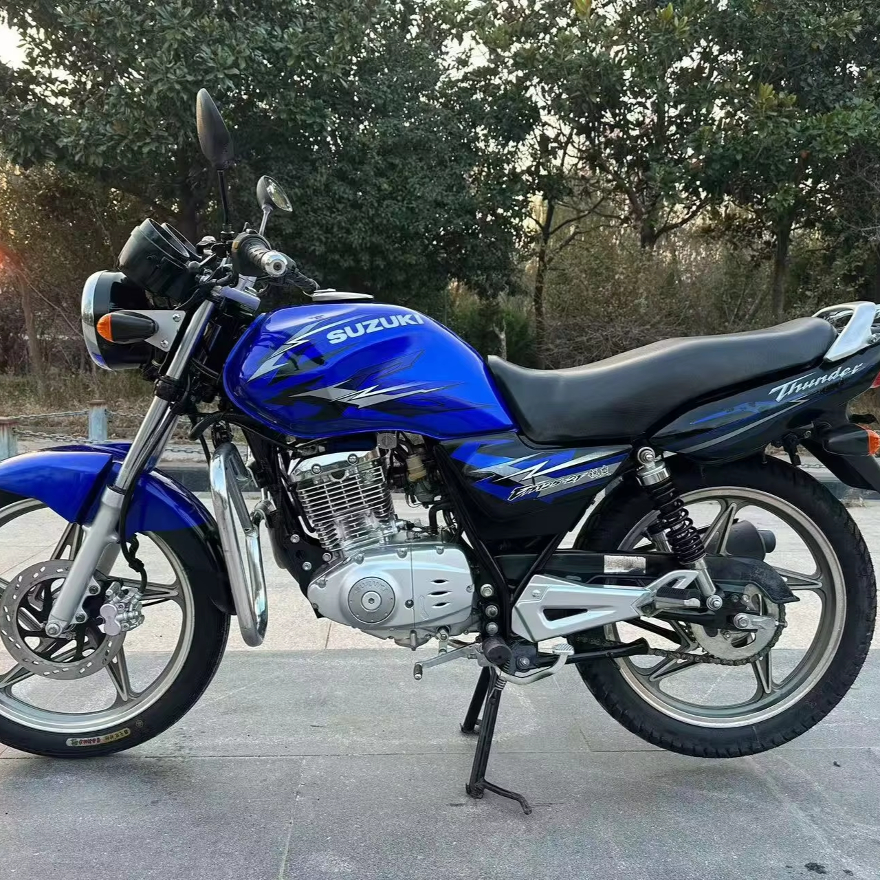 バイク　SUZUKI EN125 EN125 | SUZUKI There is an EN125 for all your routes
