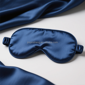 <span class=keywords><strong>LUMI</strong></span> Ensemble Masque de Nuit en Soie Imprimée 3-en-1 avec Sac à Cordon et Chouchou en Satin, Accessoire de Sommeil et de Bain, Taille Unique - Product Image 4