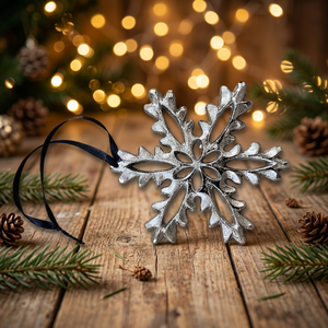 Ornement en fer poli en forme de cœur, rustique, blanc, de luxe, fait main, décoration Sonnet, décoration de Noël pour la maison - Product Image 1