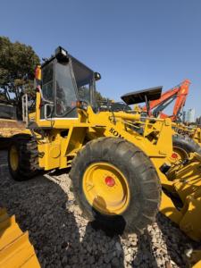 รถตักล้อยางโคมัตสึ WA100 มือสอง 7 ตัน เครื่องยนต์ญี่ปุ่นแท้ ความจุบุ้งกี๋ 1.0-1.6 ลูกบาศก์เมตร  ขายที่ลานเซี่ยงไฮ้ - Product Image 2