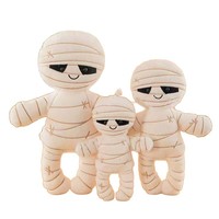 Poupées farces d'Halloween, jouets en peluche et figurines décoratives d'Halloween : citrouilles, squelettes, monstres, momies pour la fête de la Toussaint