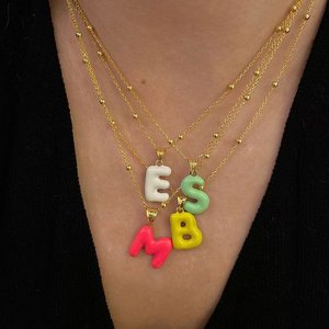 Nuevo Estilo Collar con Colgante <span class=keywords><strong>de</strong></span> Letra Inicial <span class=keywords><strong>de</strong></span> Latón Esmaltado con Diseño <span class=keywords><strong>de</strong></span> Burbuja <span class=keywords><strong>de</strong></span> 26 Letras en Colores Dopamina, Cadena <span class=keywords><strong>de</strong></span> Acero Inoxidable, Joyería <span class=keywords><strong>de</strong></span> Moda al por Mayor - Product Image 6