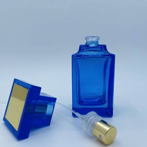 Botella de Perfume Cuadrada de Vidrio de 50 ml con Tapa de Plástico, Frascos de Vidrio Premium para Cuidado Personal - Product Image 5