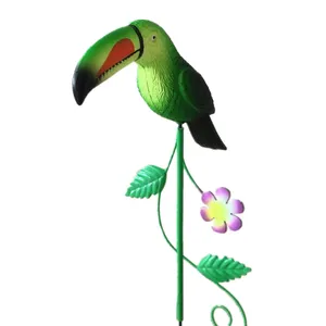 Wholesale Little Toucan Animal Toy Decoration Outdoor Decor Garden Ornament