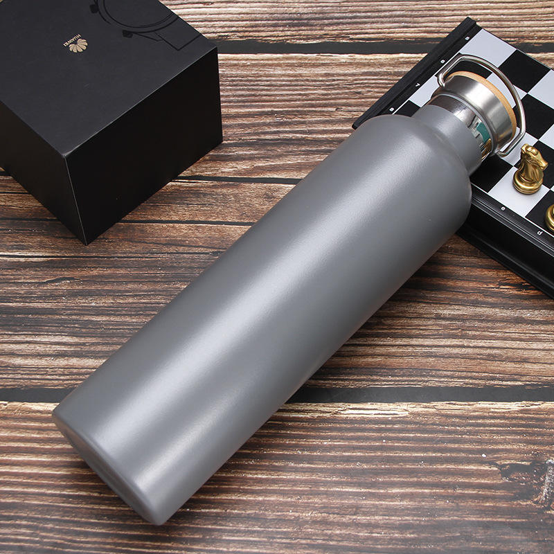 สีเทาเข้ม