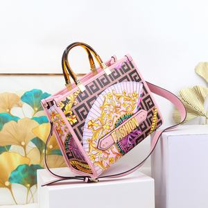 <span class=keywords><strong>Sac</strong></span> fourre-tout <span class=keywords><strong>de</strong></span> grande taille à la mode avec marque privée <span class=keywords><strong>de</strong></span> qualité imprimé en PU à imprimés multiples <span class=keywords><strong>sac</strong></span> à main <span class=keywords><strong>de</strong></span> luxe pour femmes 33cm - Product Image 4