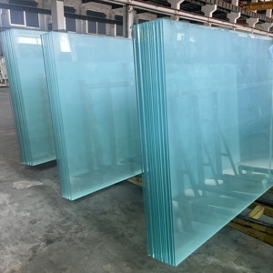 Verre trempé ultra-clair de qualité supérieure 10 mm à faible teneur en fer, panneau à haute transmission lumineuse pour applications de cloisons et de meubles - Product Image 5