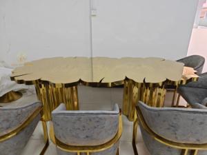 Mesa de Comedor Boca Do <span class=keywords><strong>Lobo</strong></span> con Tapa Grabada Dorada, Acero Inoxidable, Mesas Grandes Personalizadas, Diseño Irregular, Raíces de Árbol, Mesa de Comedor Larga - Product Image 3