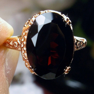 Anello Vintage Rosso con Accenti Rossi per Donne, Gioiello Elegante per Affari e Feste, Regalo Raffinato - Product Image 4