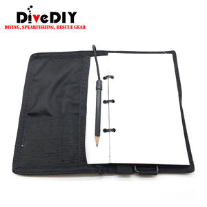 Carnet de notes noir ou rouge de 25 pages pour enregistrer et communiquer sous l'eau - Product Image 1