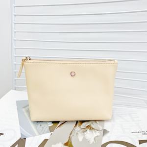 Grande trousse de toilette imperméable en cuir PU avec fermeture éclair, option logo personnalisé, pour femme, idéale pour les voyages - Product Image 6