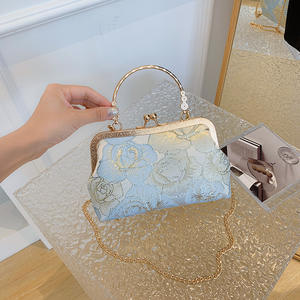 Bolsos de Noche Clásicos para Mujer al por Mayor de Fábrica, Bolsos de Diseño Popular, Cadena Pequeña, Simple, Estilo Cheongsam, Tres Usos, Poliéster - Product Image 2