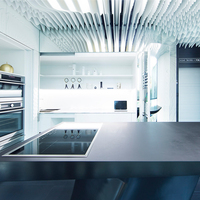 Installation de bar à domicile comptoir de bar à surface solide en corian noir personnalisé pour la maison meubles de bar à la maison en forme de L