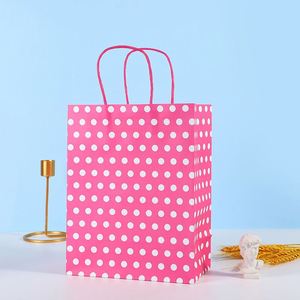 Bolsas de Regalo de Papel Kraft Reciclables e Impermeables, con Logotipo Personalizado, Asa Larga, Impresión Offset, para Ropa, Zapatos y Peluches - Product Image 6