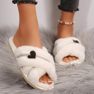 Pantuflas de Mujer Tallas Grandes con Estampado de Corazones, Otoño Invierno, con Pedrería, Suela Blanda, para Interiores, de Felpa <span class=keywords><strong>Blanca</strong></span>, Diseño Cruzado, Peludas - Product Image 6