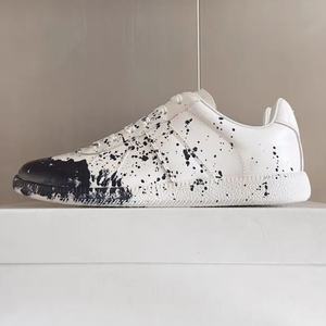 Zapatillas Deportivas de Cuero con Graffiti Pintado a Mano de Alta Calidad, Diseño de Moda de Caña Baja, Zapatos Casuales para Caminar, Zapatos de Skate para Exteriores - Product Image 3