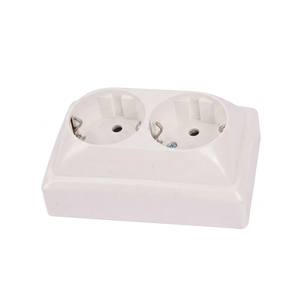 Presa Elettrica Stile Tedesco ENCHUFE ALEMAN in Plastica, Materiale Durevole per Uso Domestico - Product Image 1