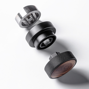 Prensador y Distribuidor de Café Espresso Portátil de Acero Inoxidable con Tapa de Madera de Nogal de 51 mm, 53 mm, 58,35 mm - Product Image 2