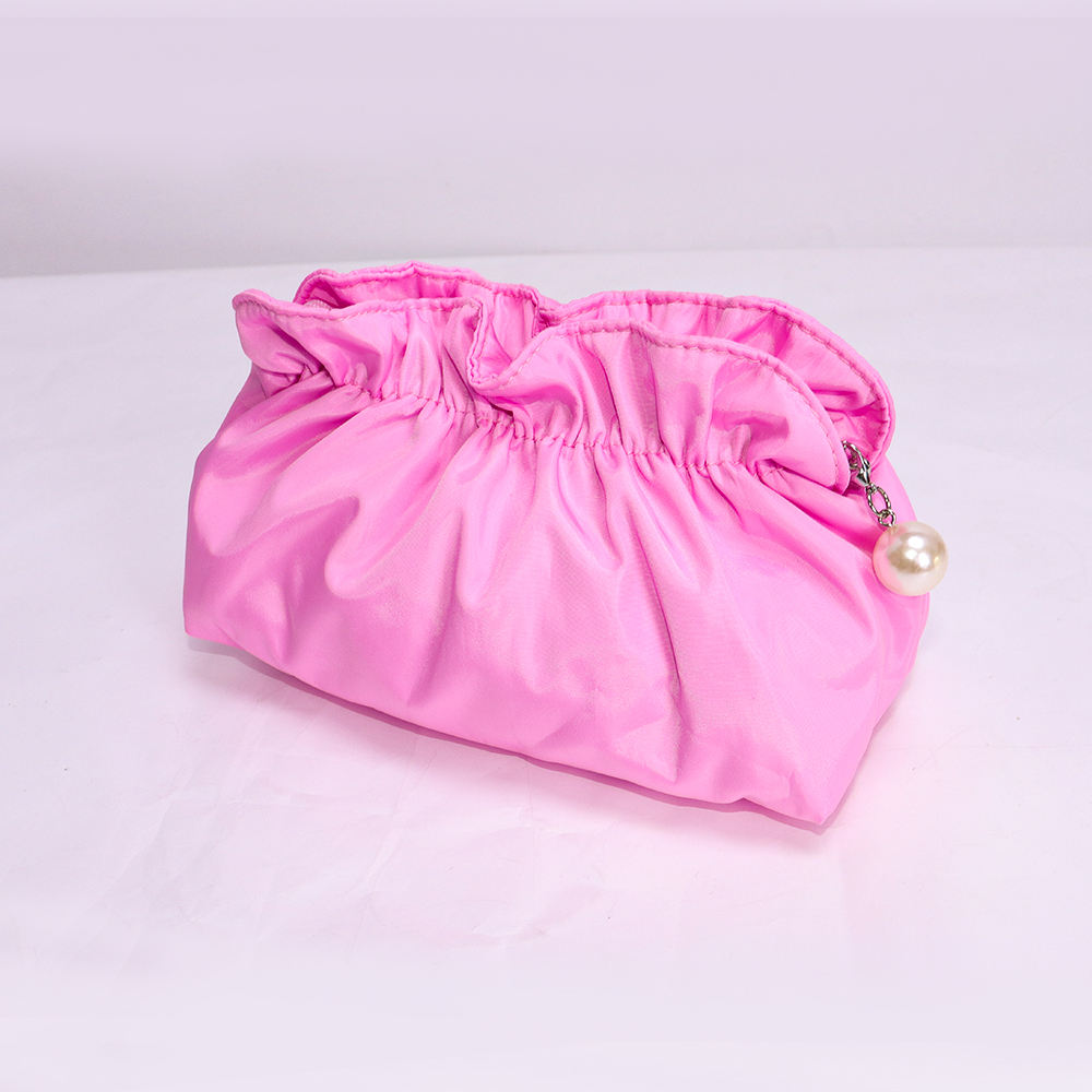 สีชมพูร้อน