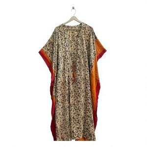 Robe Kaftan Longue en Soie 100% Broderie Florale Vintage, Style Bohème, Faite à la Main, Imprimée, Col en V, Manches Courtes, avec Pompons - Product Image 1