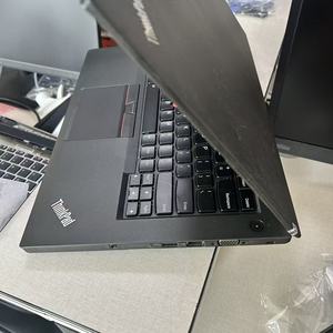 Ordinateur Portable <span class=keywords><strong>Lenovo</strong></span> <span class=keywords><strong>ThinkPad</strong></span> <span class=keywords><strong>T450</strong></span> Reconditionné i5-5ème 8 Go 256 Go SSD – Prix Bas - Product Image 3