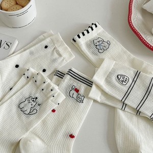 Chaussettes mi-mollet pour femmes, motif chat mignon, blanches, respirantes, avec motifs animaux, taille jeune - Product Image 1