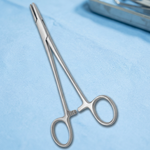 Porte-aiguille Mayo Hegar stérile à usage unique, en acier inoxydable de qualité médicale, manuel - Product Image 3