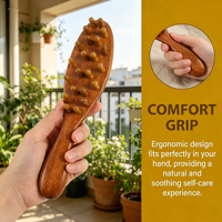 Brosse à locs en bois de santal naturel avec logo personnalisé, poils naturels, masseur de cuir chevelu compact pour hommes et femmes