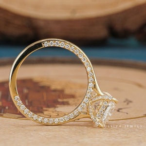 Bagues élégantes en diamant provenant de collections de joaillerie fine, conçues avec une vision artistique et un savoir-faire supérieur pour un attrait luxueux. - Product Image 4