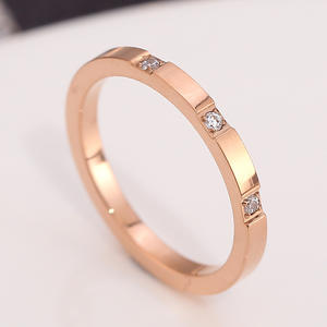Semplice intarsiato tre anelli di diamanti, oro rosa e zircone titanio anelli in acciaio, anello di coda accessori produttore vendite dirette - Product Image 3