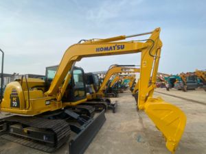 Excavadora Usada Komatsu PC70 de 7 Toneladas, Fabricada en Japón, Importada con Embalaje Original, en Buen Estado - Product Image 1