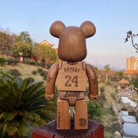 Personnalisé 400% 1000% en bois artisanat bearbrick statue ours brique Lakers n ° 8 Kobe Bryant sculpture pour la décoration de la maison jouets